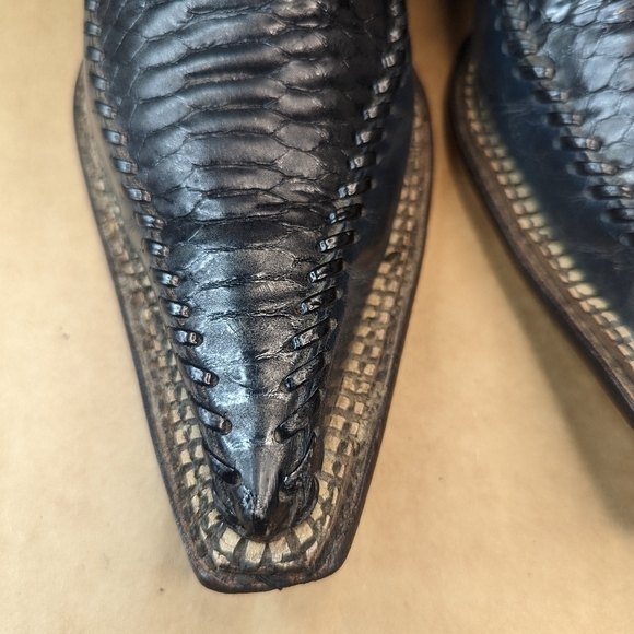 El General Boots women's Sz 7.5B Black Python vamp, blue pigskin shaft with rhin - Picture 4 of 14